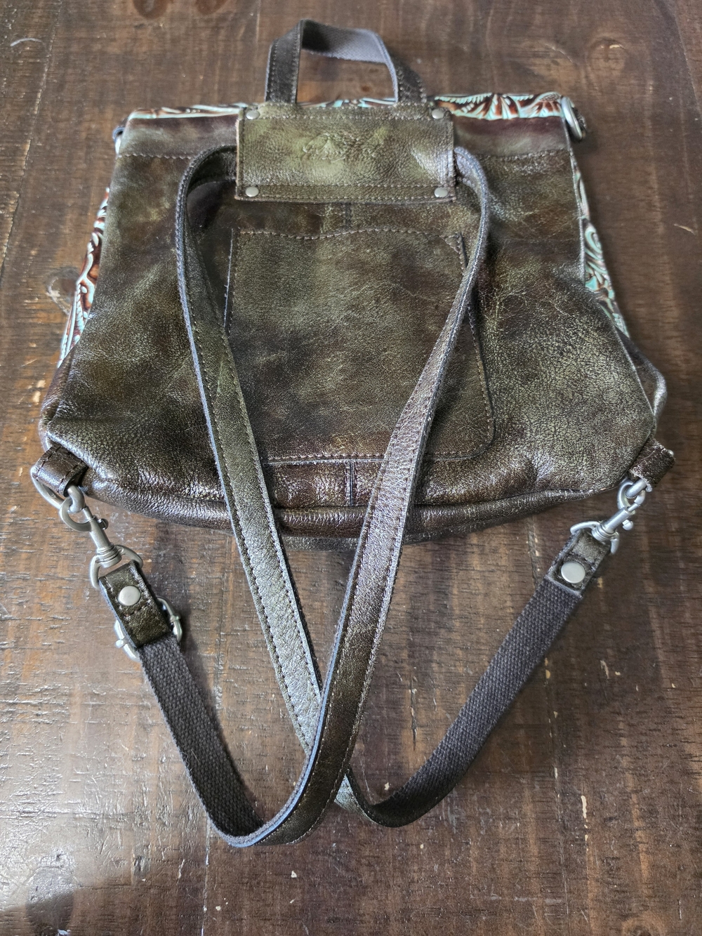 Patricia Nash backpack with matching accessories. - Picture 7 of 16